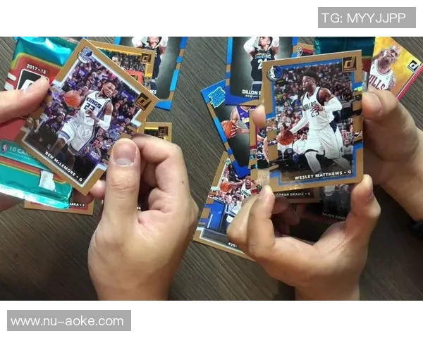 《小学生足球卡片对决大赛球星卡收集与竞技乐趣》